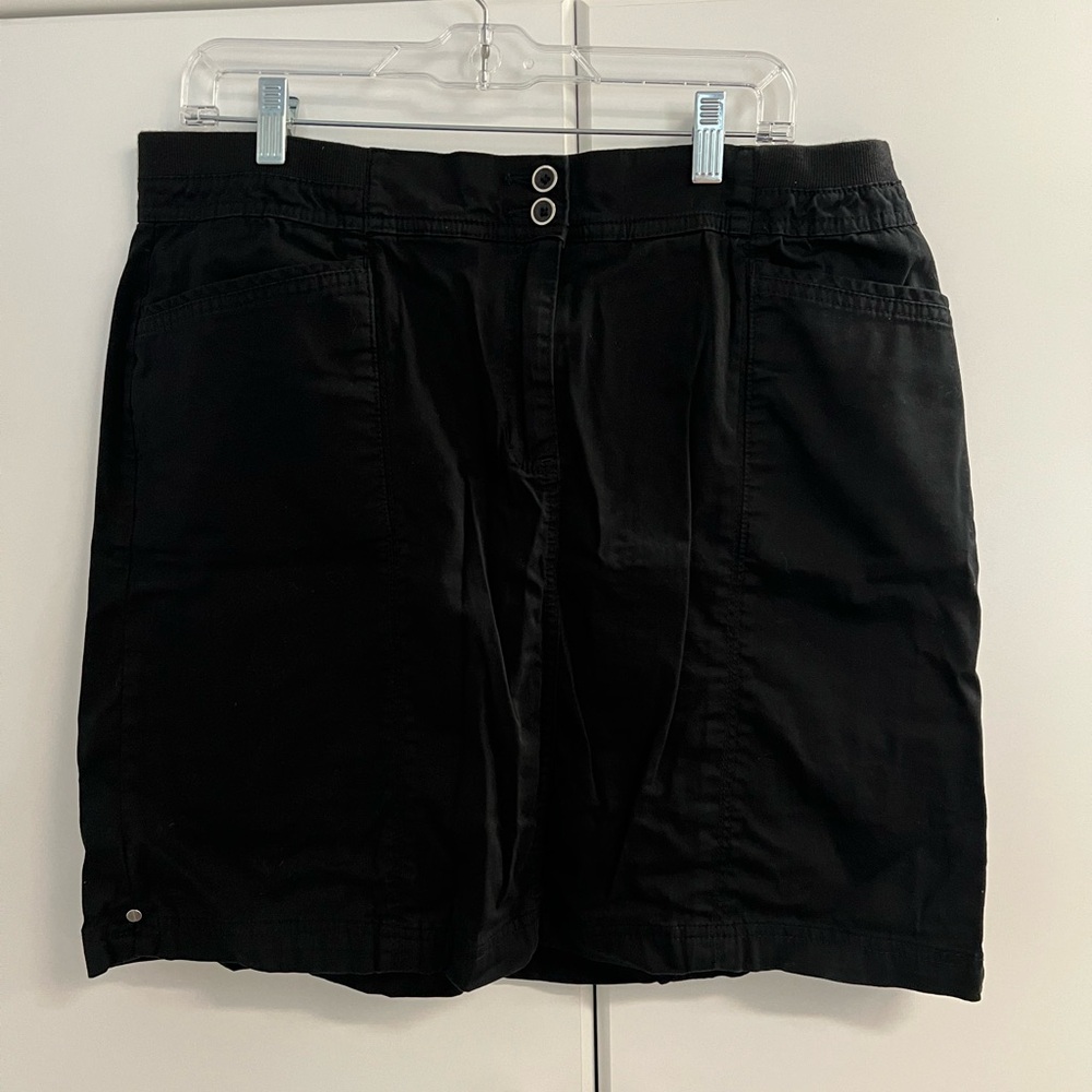 Karen Scott Women’s Black Skort Sz 16